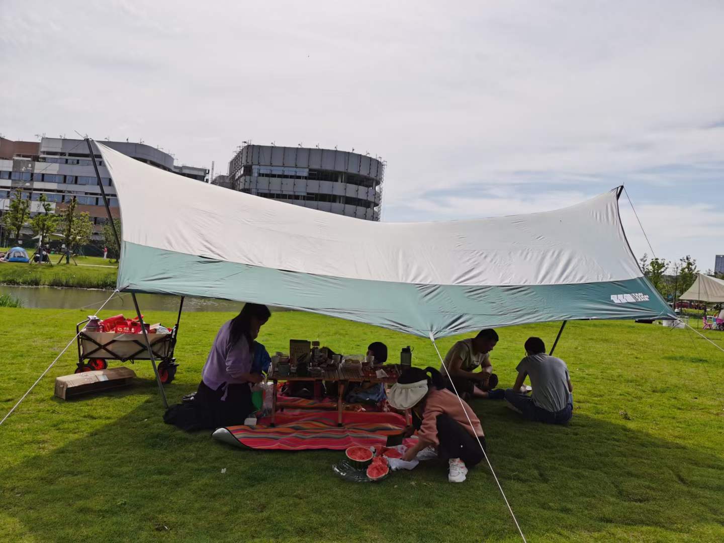 Camping al aire libre del Primero de Mayo