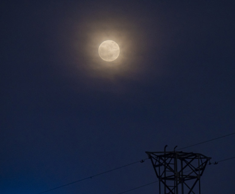 Una impresionante superluna apareció sobre Yongcheng