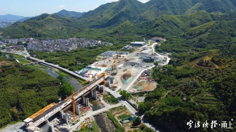 La estación Xikou del Ferrocarril Jinyong, a 10 minutos en auto del lugar panorámico, abrirá el próximo año