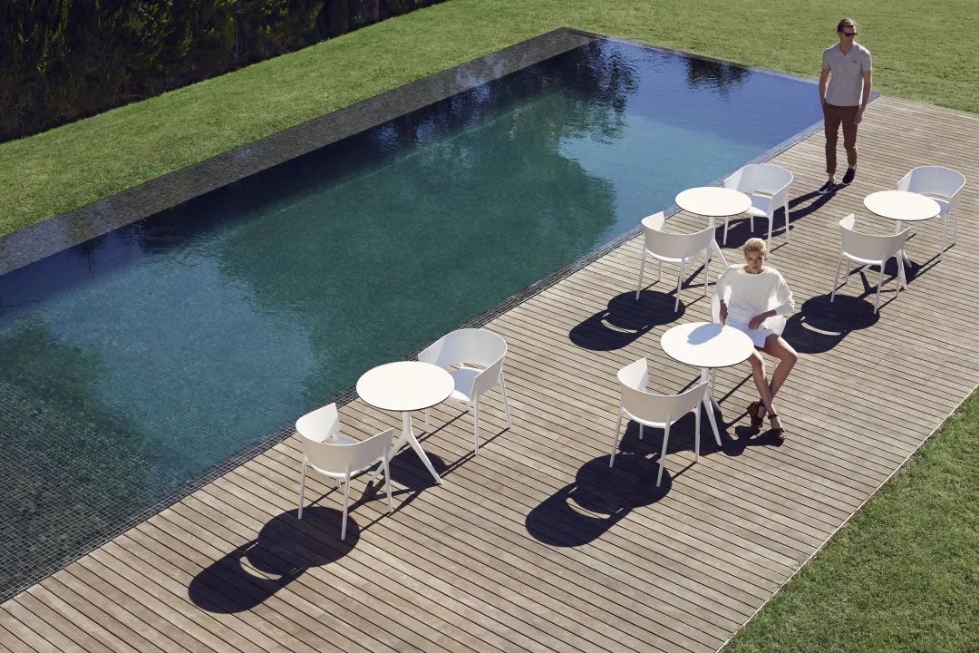 Muebles de jardín esenciales para una vida informal
