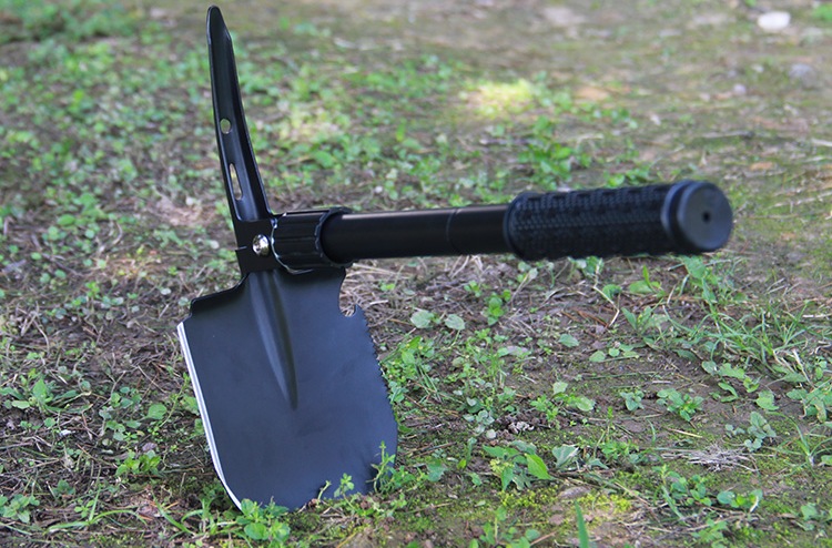 ¿Qué hace que una pala para acampar sea la mejor compañera para actividades al aire libre?