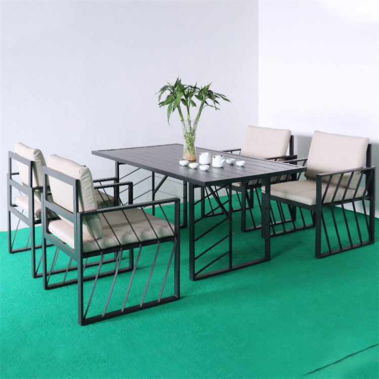 Juego de comedor al aire libre de 5 piezas más nuevo